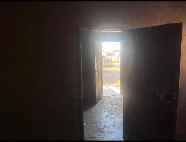 2 BEDROOM HOUSE FOR SALE IN TSAKANE